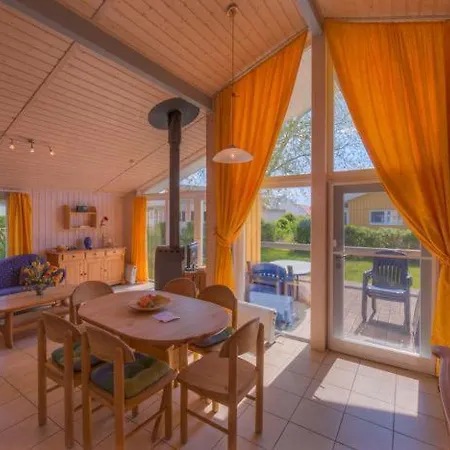 Holiday home Seeschwalbe 66